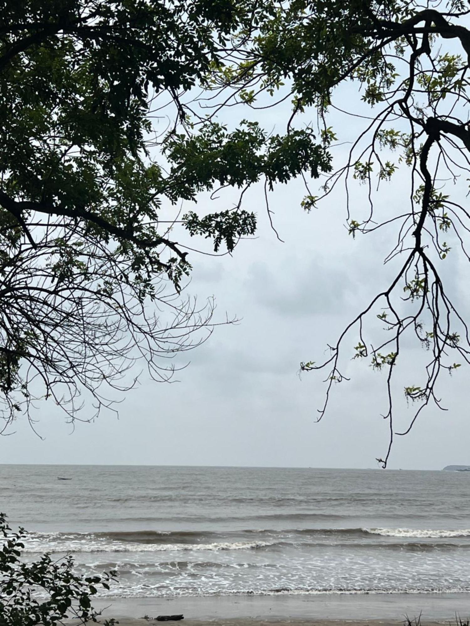 Villa By The Sea Mumbai Exterior photo